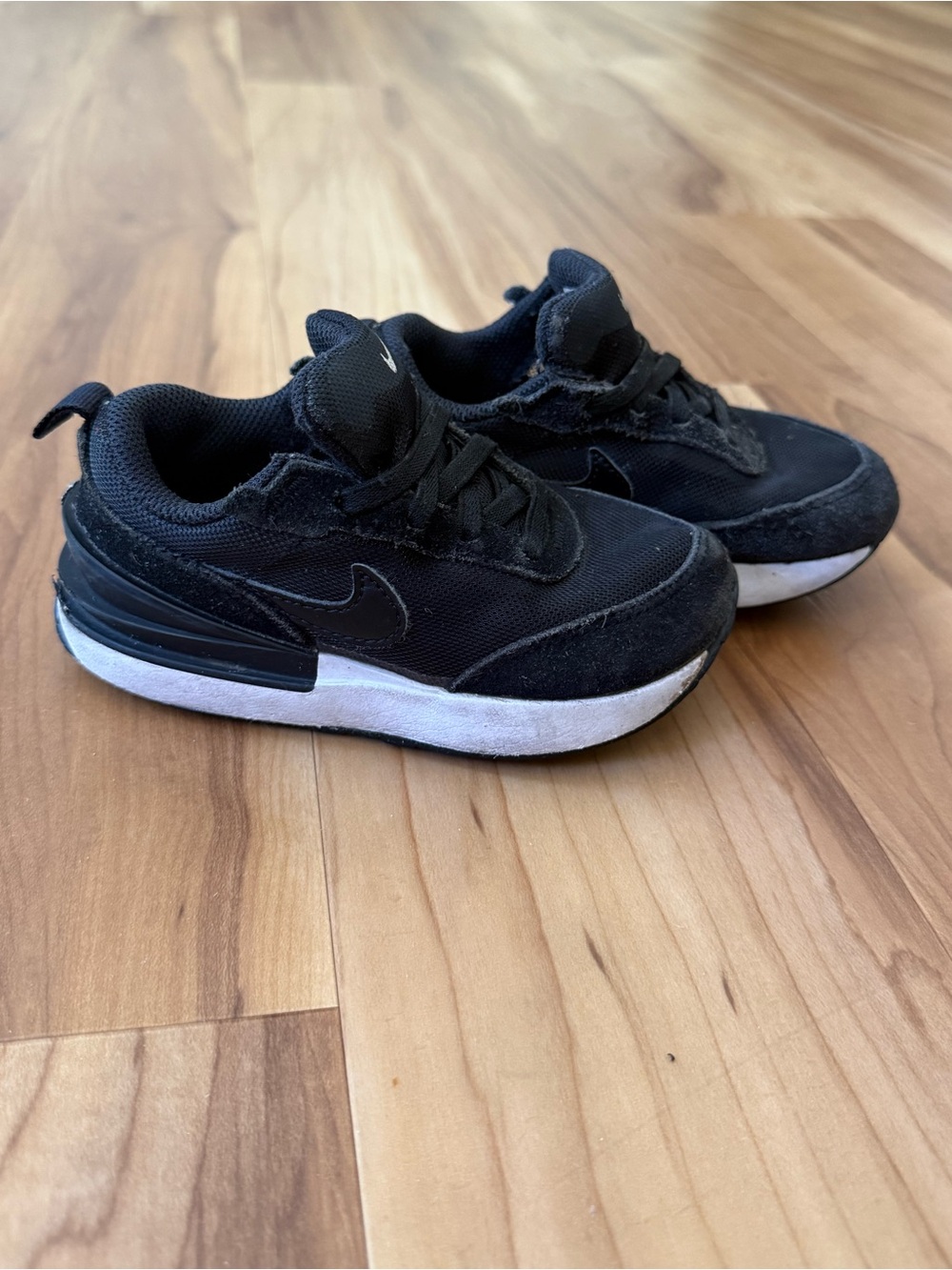 Nike Kids Black and White Low-Top Sneakers